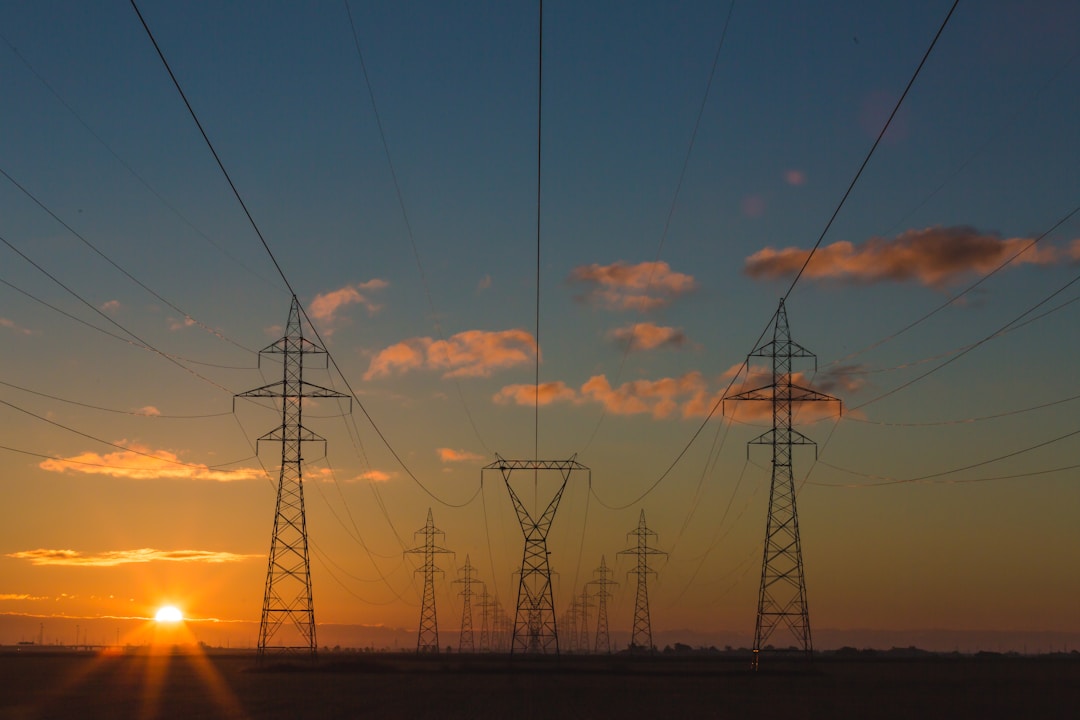 How Solar Retailers Work With Big Energy Providers 1 img